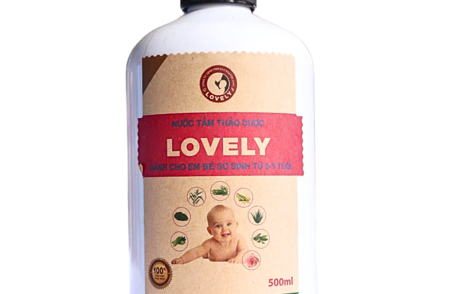 NƯỚC TẮM THẢO DƯỢC LOVELY DÀNH CHO TRẺ SƠ SINH 0 - 3 TUỔI (500ML)